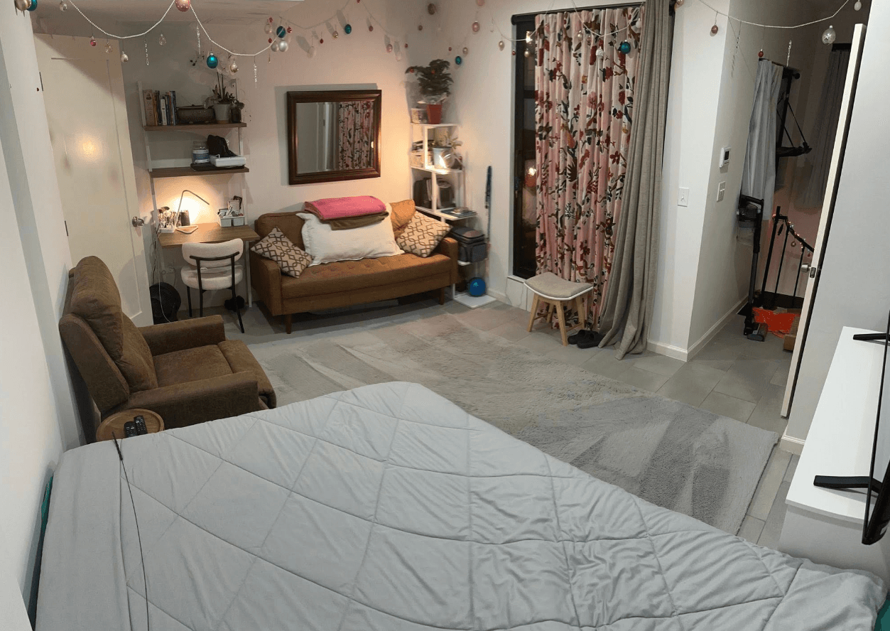 Private room sublet in Hells Kitchen